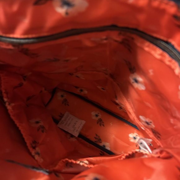 BLACK FRIDAY SALE: Lug Whirl Tote Aloha Navy - NWT - Picture 3 of 3